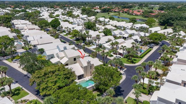 33 Selby Lane, Palm Beach Gardens, FL 33418