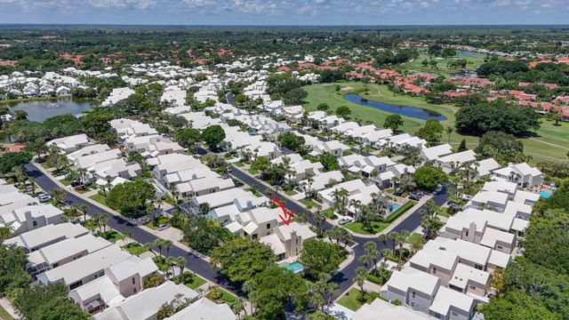33 Selby Lane, Palm Beach Gardens, FL 33418