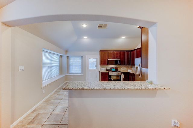 5227 Bay Lane, Bacliff, TX 77518