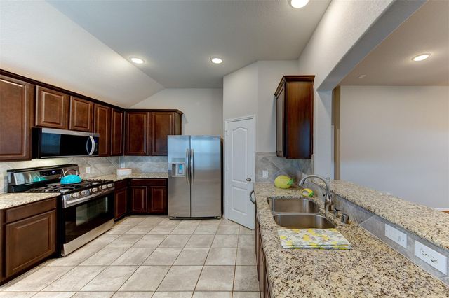5227 Bay Lane, Bacliff, TX 77518