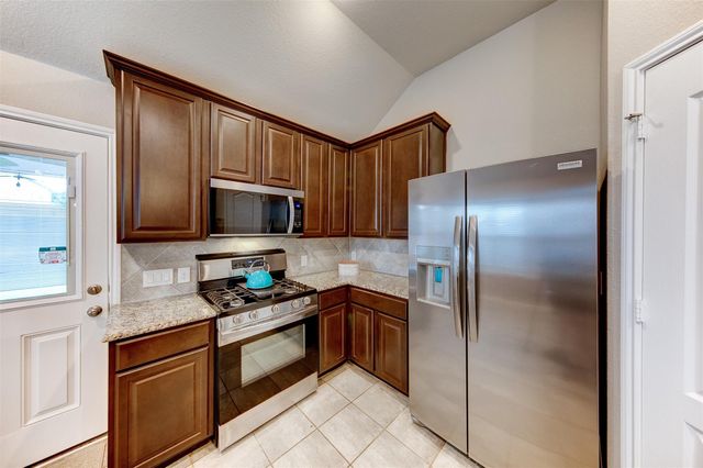 5227 Bay Lane, Bacliff, TX 77518