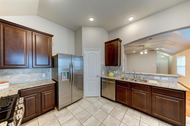 5227 Bay Lane, Bacliff, TX 77518