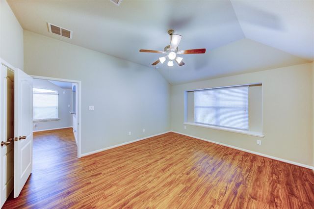 5227 Bay Lane, Bacliff, TX 77518