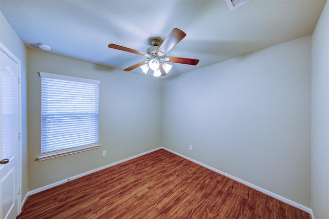 5227 Bay Lane, Bacliff, TX 77518