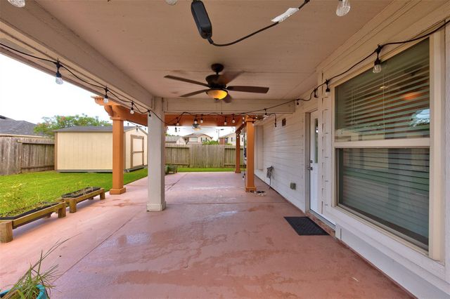 5227 Bay Lane, Bacliff, TX 77518