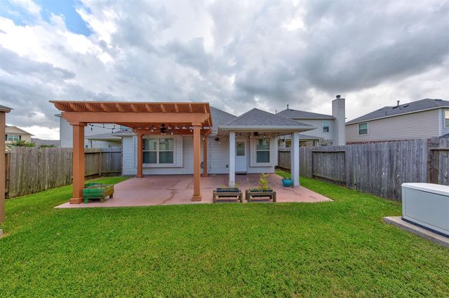 5227 Bay Lane, Bacliff, TX 77518