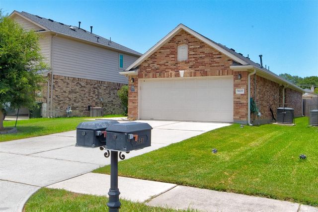 5227 Bay Lane, Bacliff, TX 77518
