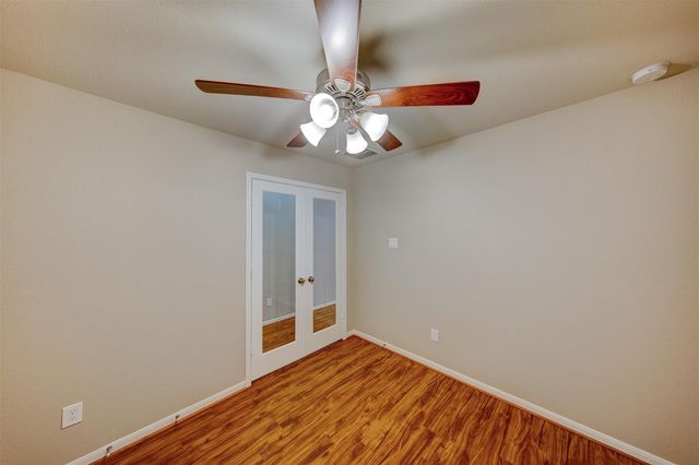 5227 Bay Lane, Bacliff, TX 77518