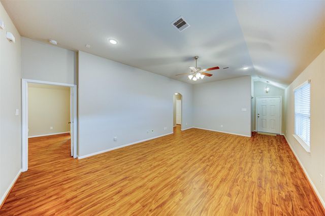 5227 Bay Lane, Bacliff, TX 77518