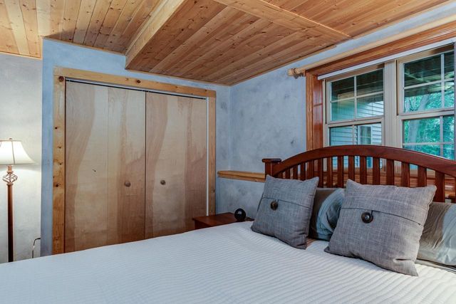 2001 Timber Lake Road, Oregon, WI 53575