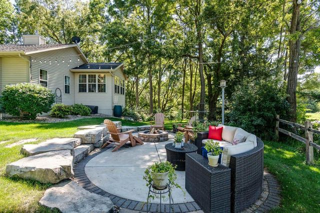 2001 Timber Lake Road, Oregon, WI 53575