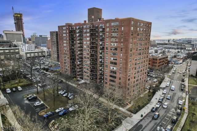 225 St Paul Ave, Jersey City, NJ 07306