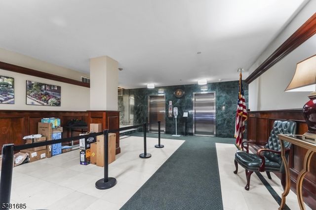 225 St Paul Ave, Jersey City, NJ 07306