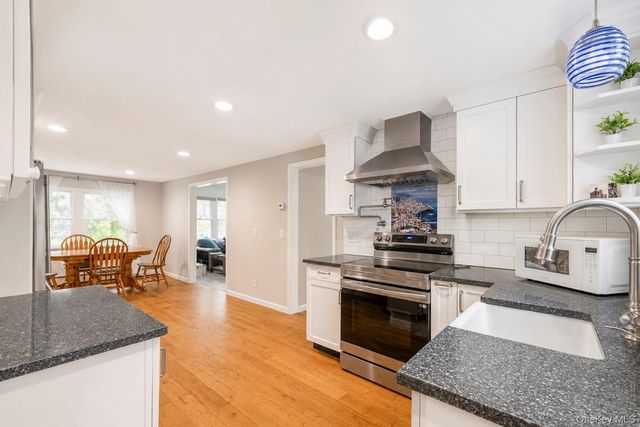 2 Fox Lane, Shoreham, NY 11786