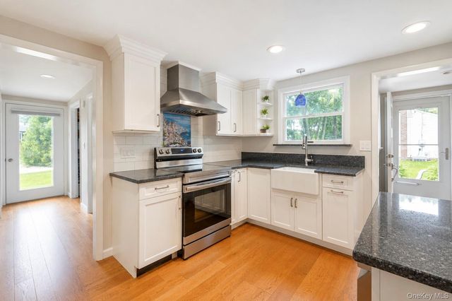 2 Fox Lane, Shoreham, NY 11786
