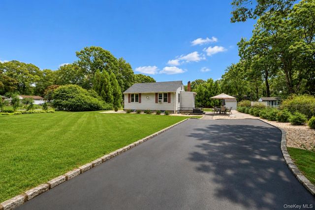2 Fox Lane, Shoreham, NY 11786