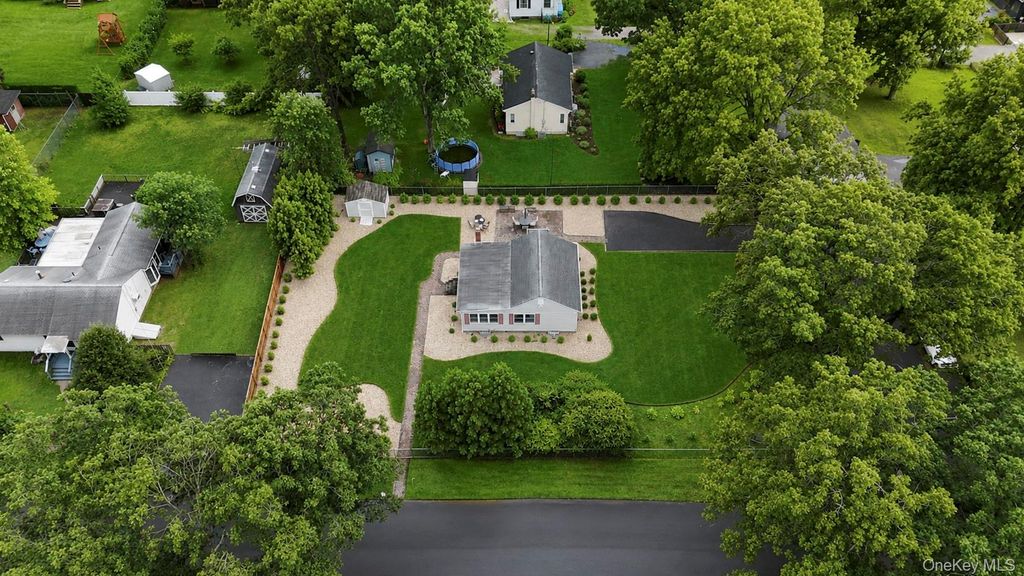 2 Fox Lane, Shoreham, NY 11786