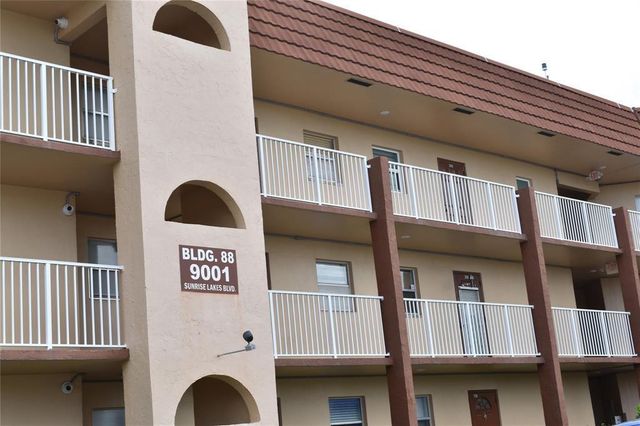 9001 Sunrise Lakes Boulevard 201, Sunrise, FL 33322