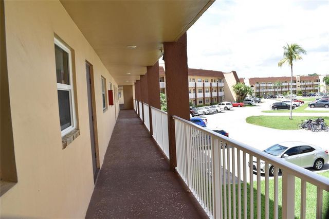 9001 Sunrise Lakes Boulevard 201, Sunrise, FL 33322