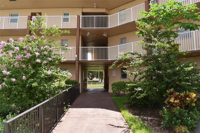 9001 Sunrise Lakes Boulevard 201, Sunrise, FL 33322