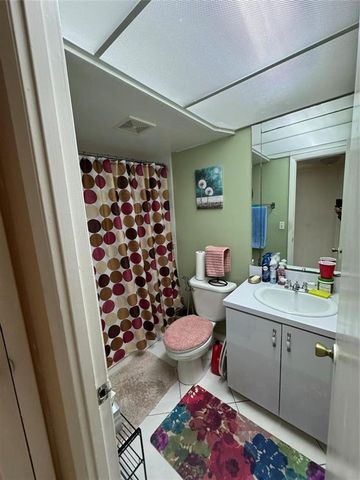 9001 Sunrise Lakes Boulevard 201, Sunrise, FL 33322