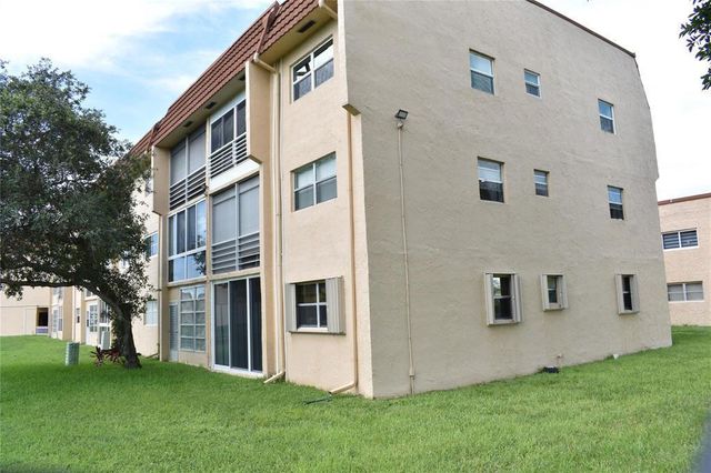 9001 Sunrise Lakes Boulevard 201, Sunrise, FL 33322