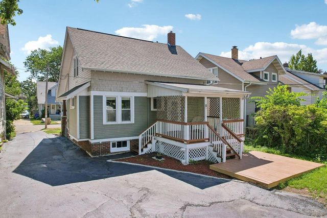 6734 21st AVENUE, Kenosha, WI 53143
