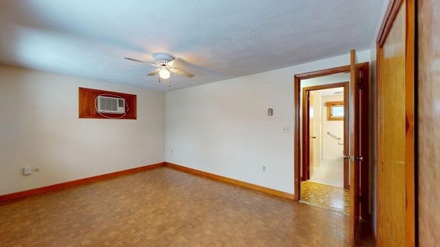 29 Lincoln St, Agawam, MA 01030