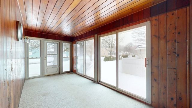 29 Lincoln St, Agawam, MA 01030