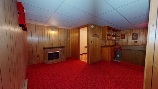 29 Lincoln St, Agawam, MA 01030