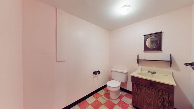 29 Lincoln St, Agawam, MA 01030