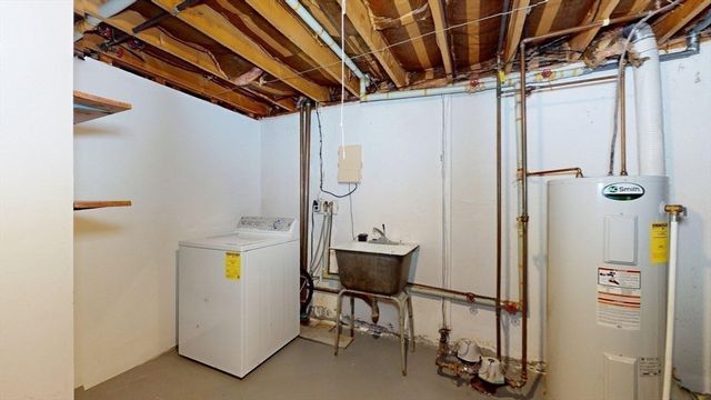 29 Lincoln St, Agawam, MA 01030