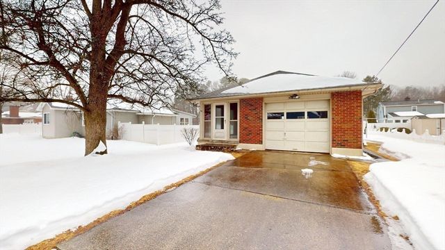 29 Lincoln St, Agawam, MA 01030