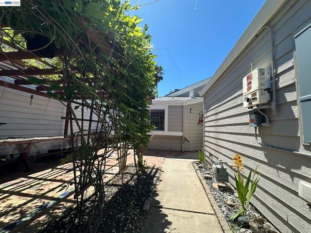 3225 ISLEWOOD CT, Antioch, CA 94531