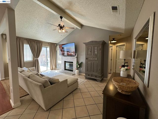 3225 ISLEWOOD CT, Antioch, CA 94531