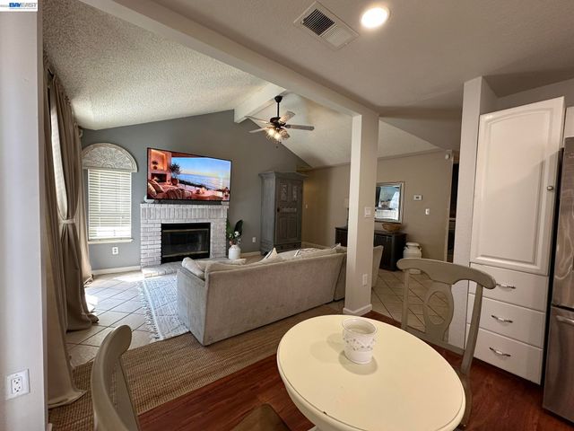 3225 ISLEWOOD CT, Antioch, CA 94531