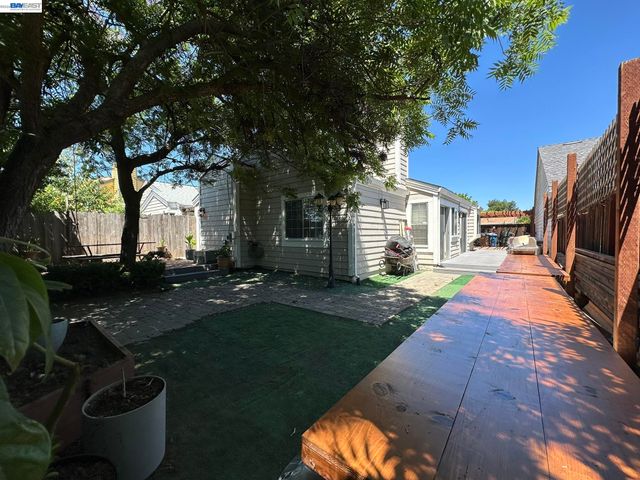 3225 ISLEWOOD CT, Antioch, CA 94531