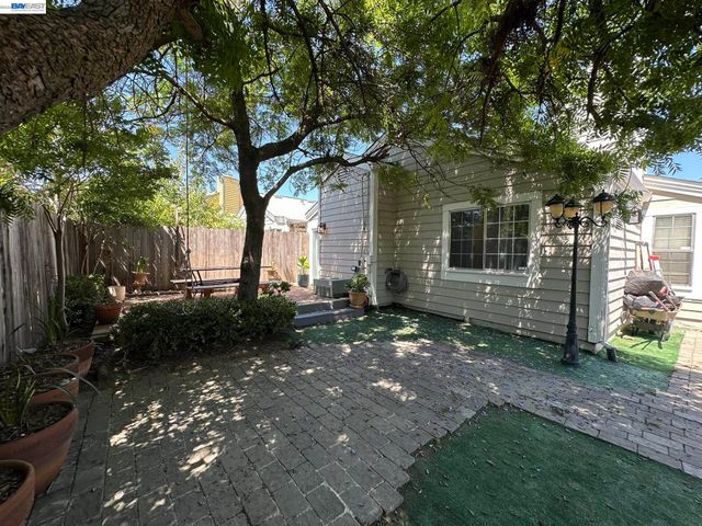 3225 ISLEWOOD CT, Antioch, CA 94531