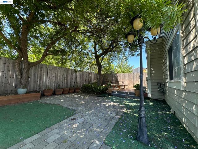 3225 ISLEWOOD CT, Antioch, CA 94531