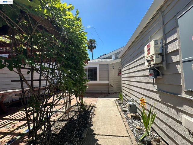 3225 ISLEWOOD CT, Antioch, CA 94531
