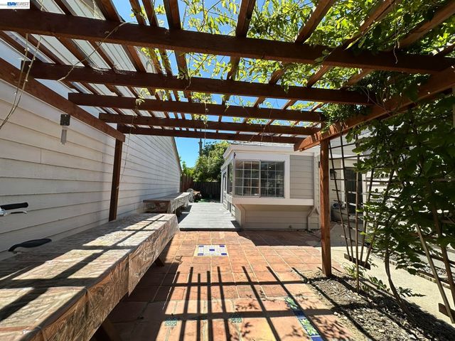 3225 ISLEWOOD CT, Antioch, CA 94531