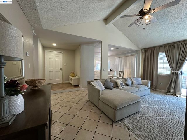 3225 ISLEWOOD CT, Antioch, CA 94531