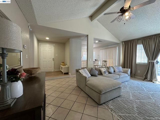 3225 ISLEWOOD CT, Antioch, CA 94531