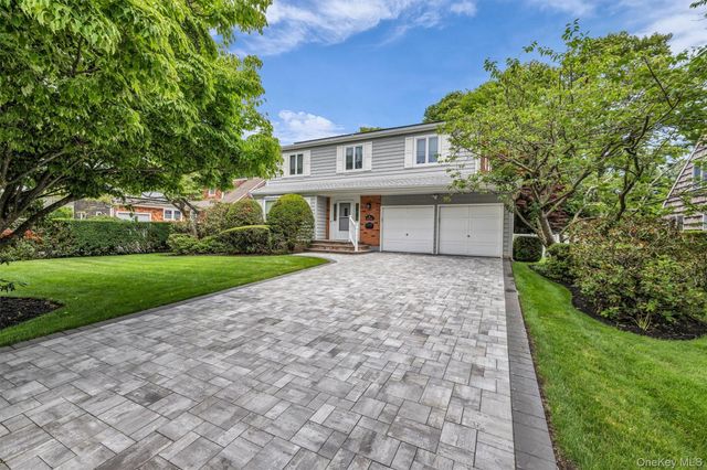 79 Bieselin Road, Bellport Village, NY 11713