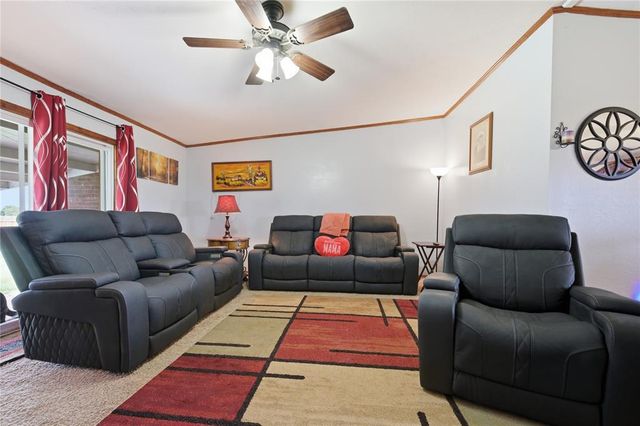 3780 E Seward Road, Guthrie, OK 73044