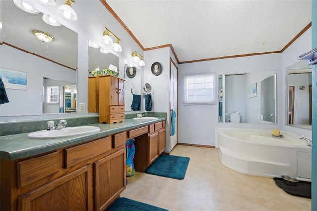 3780 E Seward Road, Guthrie, OK 73044