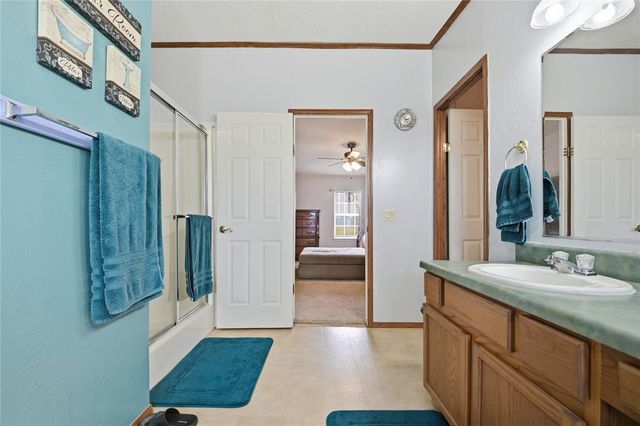 3780 E Seward Road, Guthrie, OK 73044