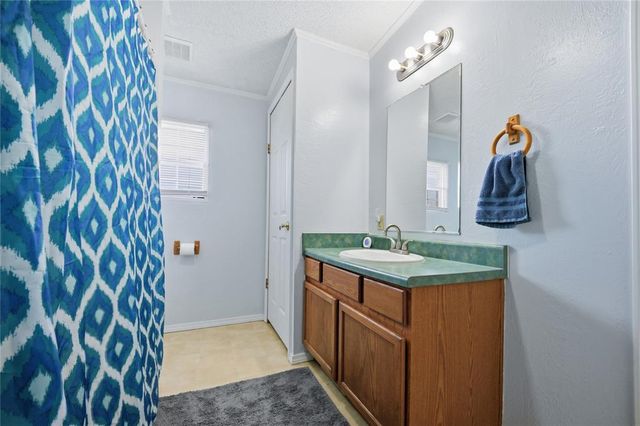 3780 E Seward Road, Guthrie, OK 73044