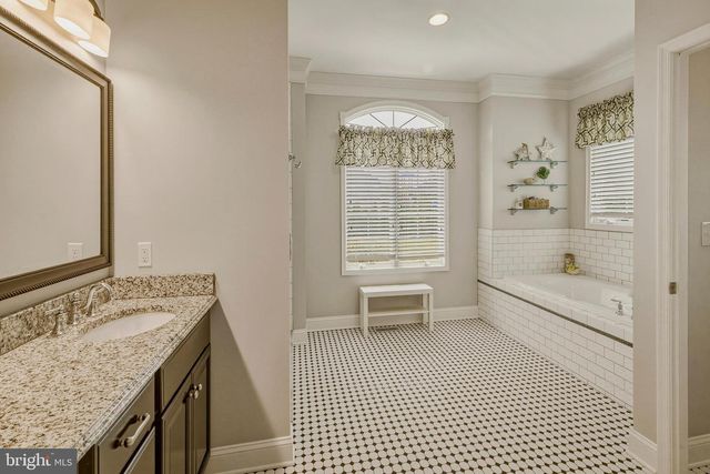 1750 FERRARI DR, Vineland, NJ 08361