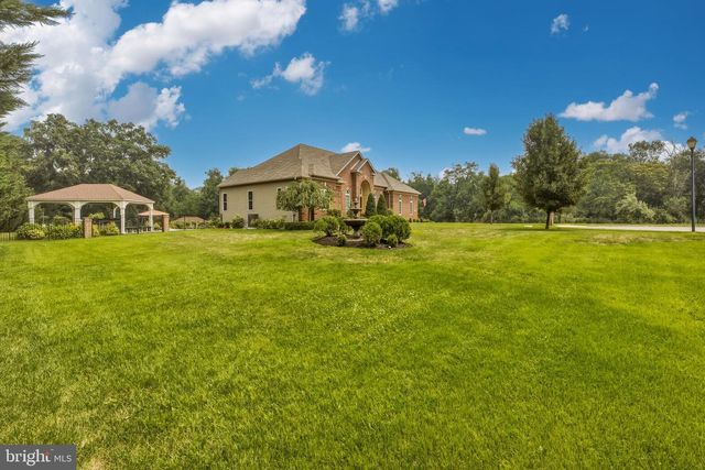 1750 FERRARI DR, Vineland, NJ 08361